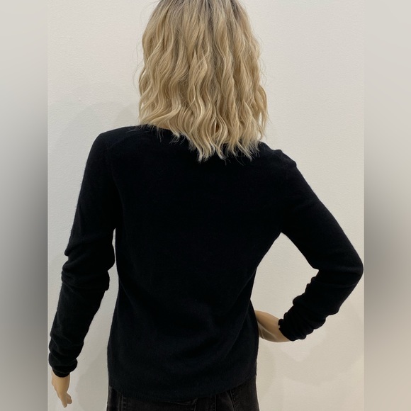 Two Ply Cashmere, V-Neck Black Sweater, Valerie Stevens - Picture 6 of 8